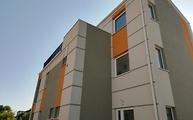 July'S Guest House